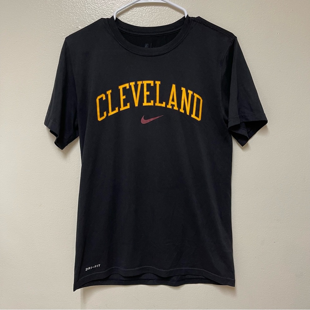 Nike Dri-Fit Cleveland Cavaliers T-Shirt Womens Small NBA Black Gold Arch Tee